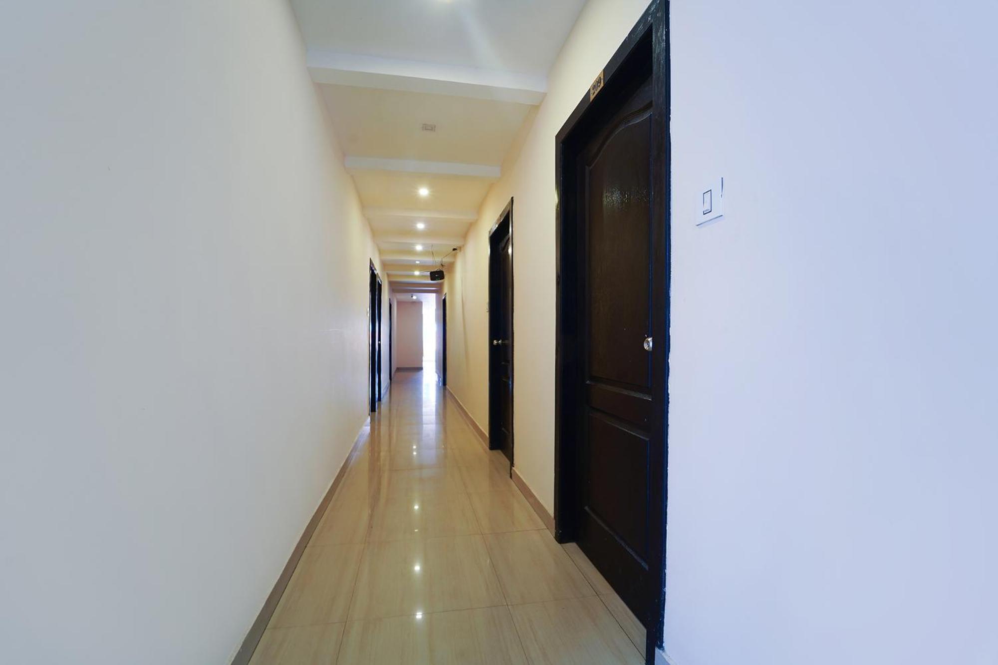 Zion Plaza Hotel Nedumbassery Buitenkant foto